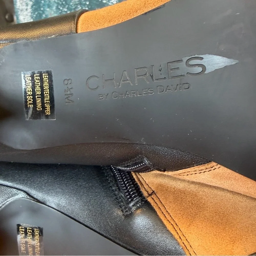 Charles by Charles David Minimalist Suede/Leather Boots – Camel & Black: EUC